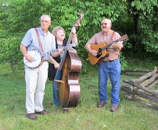 bluegrass-at-blackberry Bluegrass music welcomed us to cocktail hour in the garden of Blackberry Farm.