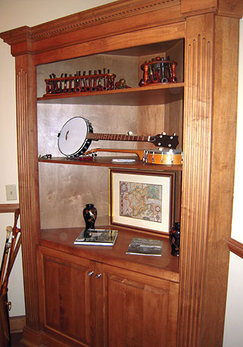 dscn0189 I especially loved the unique, personalized décor in this home, including these banjos, pipes and books about Knoxville.