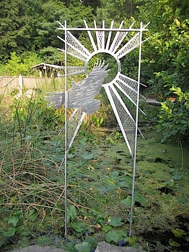 silver-bird Here's another Derek White bird piece.
