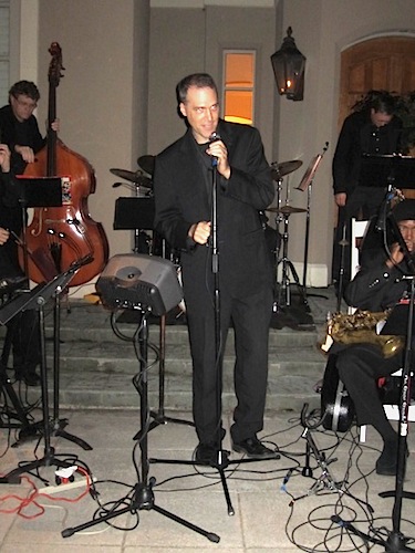 vance Jazz Orchestra leader Vance Thompson thanked the hosts.