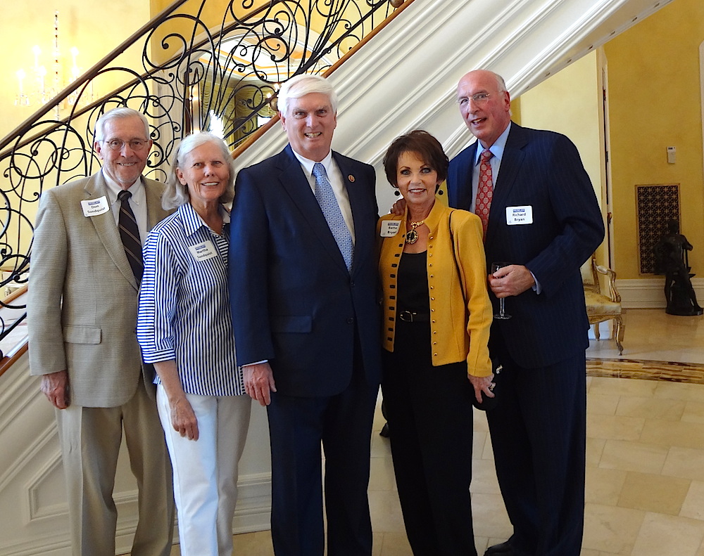 From left, former Tennessee Governor Don Sundquist; his wife, Martha; Congressman Duncan; Bette and Richard Bryan.