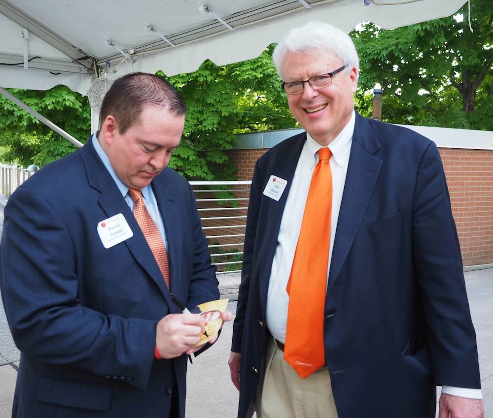 Municipal Judge John Rosson snags and autograph.