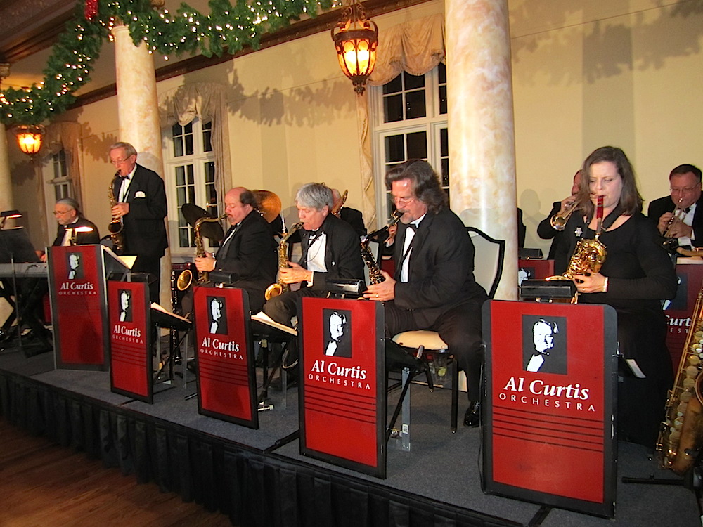 Then the Al Curtis Orchestra lured everyone onto the dance floor.