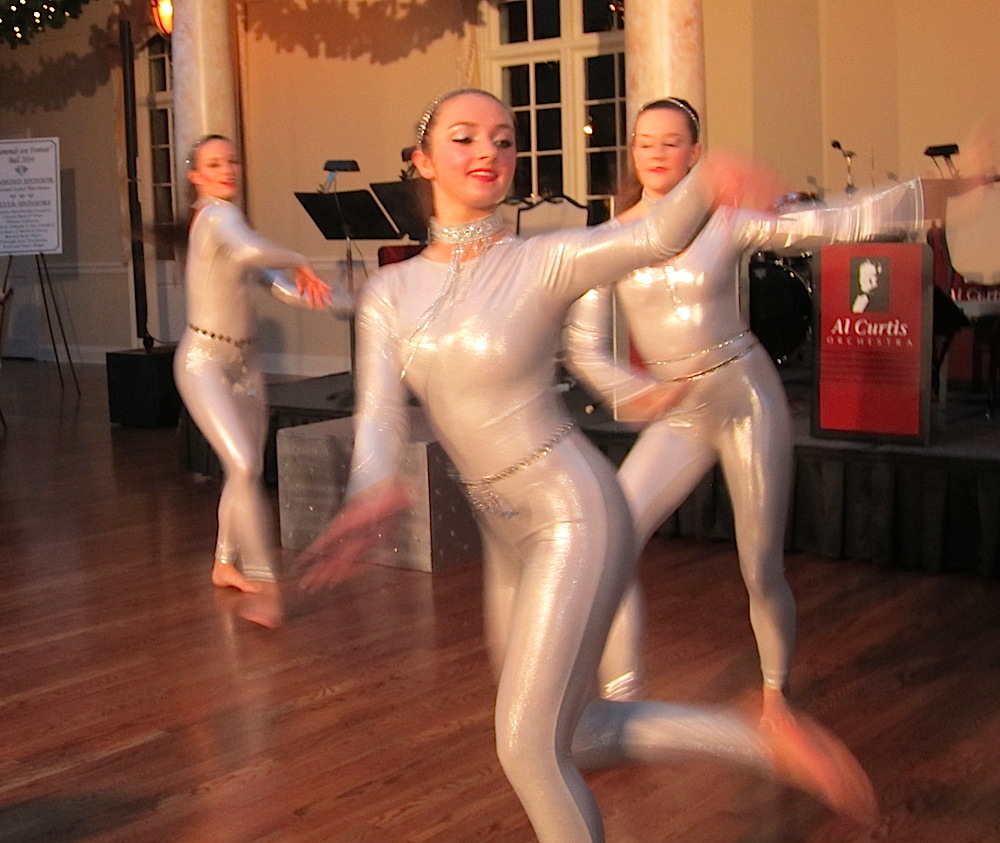 Here are the folks from Go! Contemporary Dance Works in their opening performance prior to dinner.