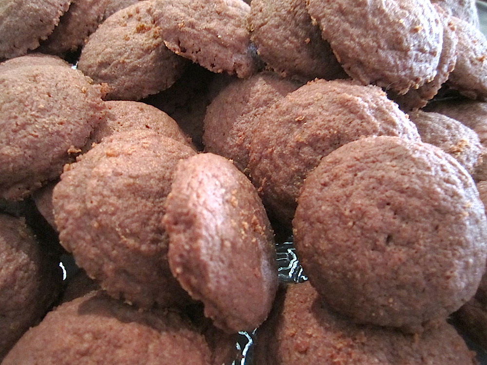 Sheena McCall contributed chocolate shortbread cookies.