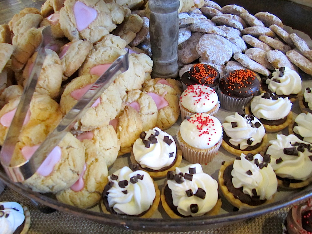 Desserts by Magpies.