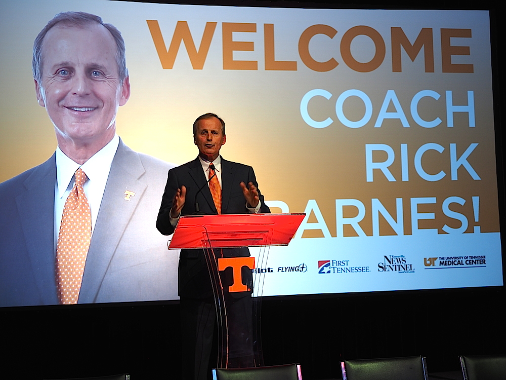 Knoxville Welcomes Banner Hire In Rick Barnes Blue Streakblue Streak