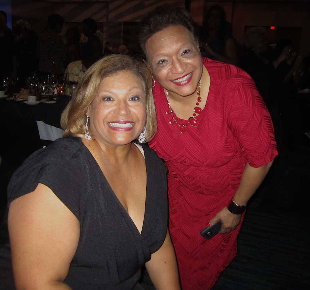 Sisters! Phyllis Nichols and Linda Reid.