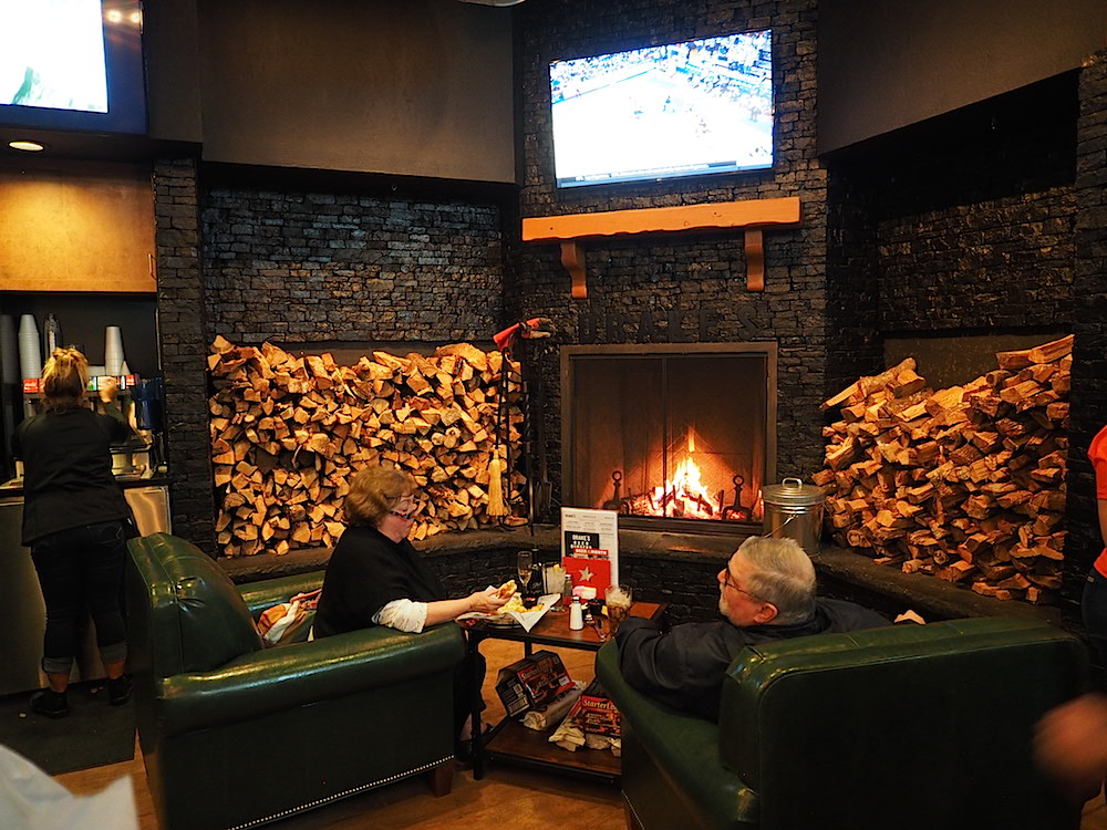 Doesn't this fireplace area look cozy?