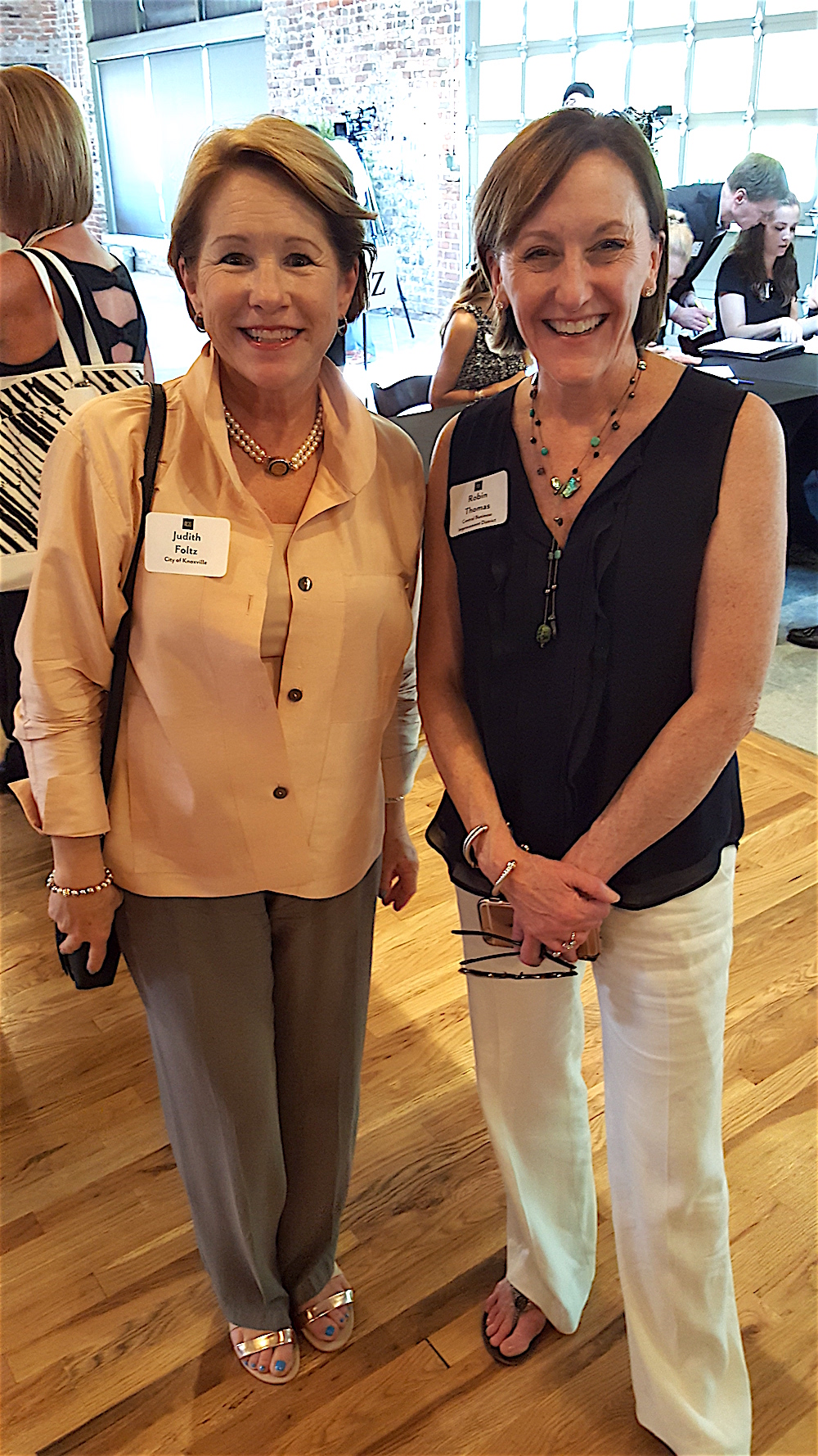 Judith Foltz, left, with Robin Thomas.