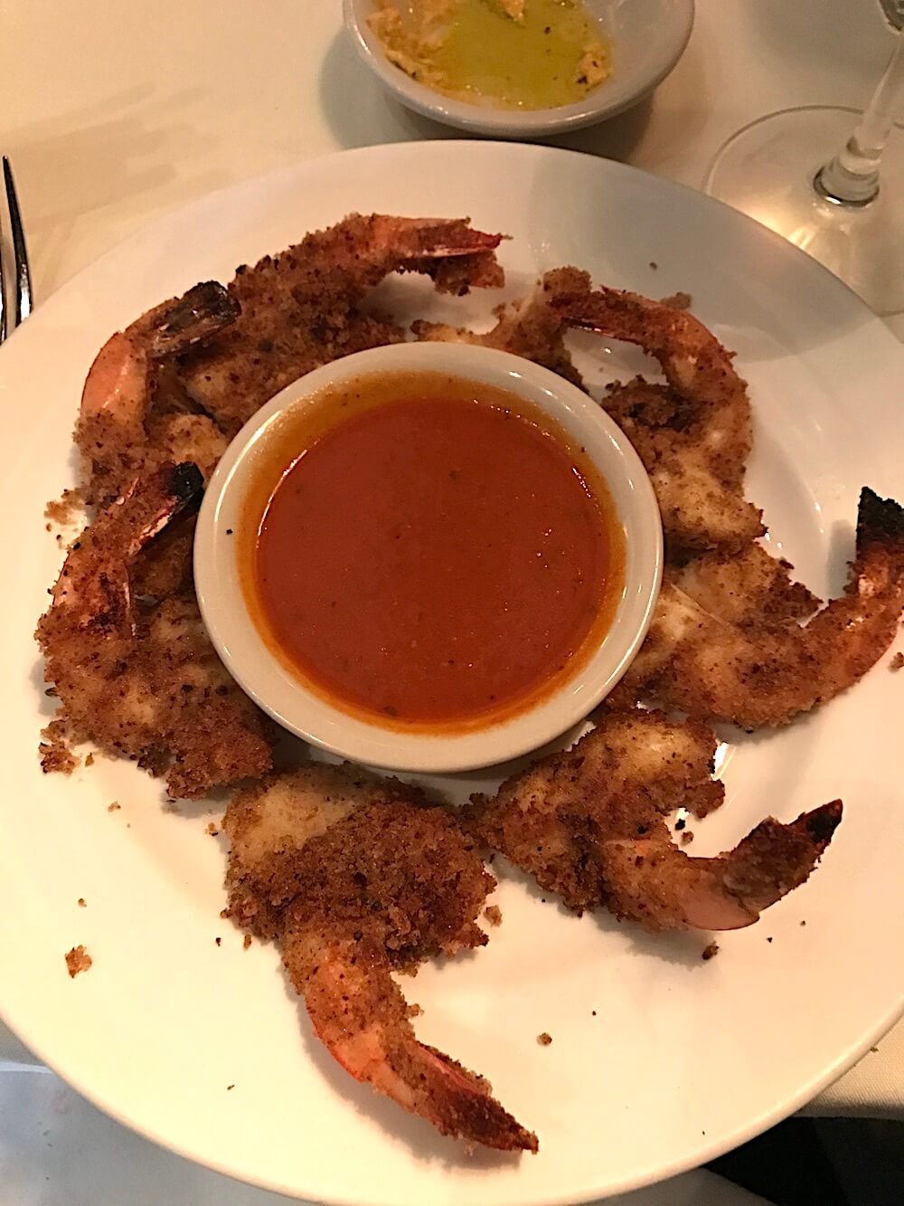 Having said that, I always order the same thing: baked shrimp with spicy tomato sauce.