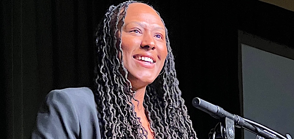 Chamique Holdsclaw: 'No one heals alone.' - Blue StreakBlue Streak